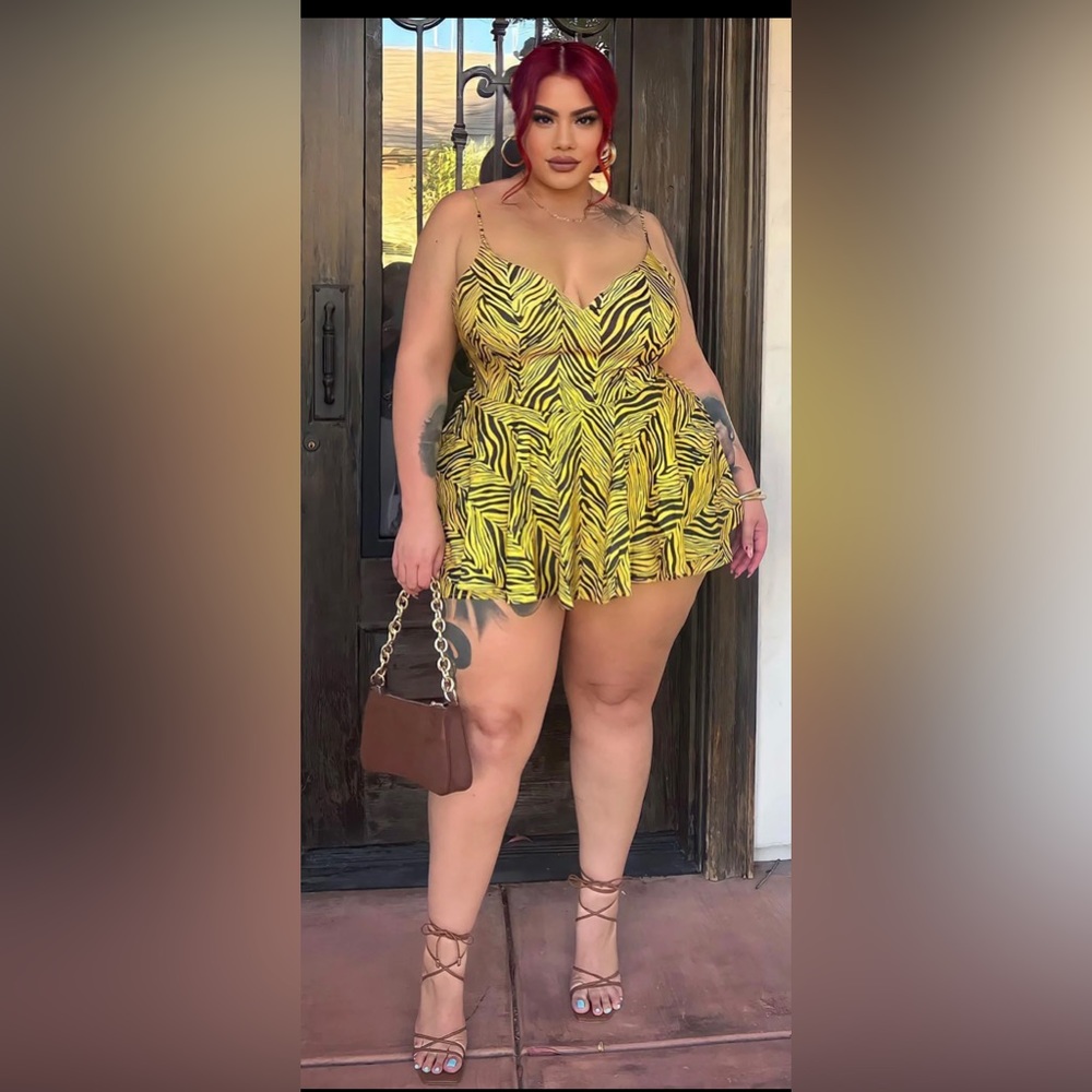 XL FashionNova Printed Romper